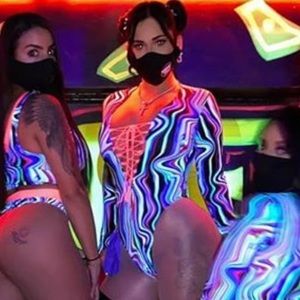 NWOT XS/ Small Long-sleeved Animal Print Tie Club